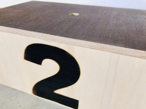 Lot de 3 podiums en bois – Image 3