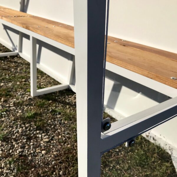 abri de touche détail assise bois de chataigner